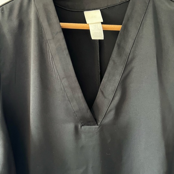 Like New H&M Black Satin Tunic for Fall - Picture 4 of 5